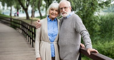 pareja en parque al aire libre
