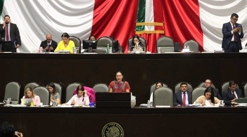 María Luisa Albores González