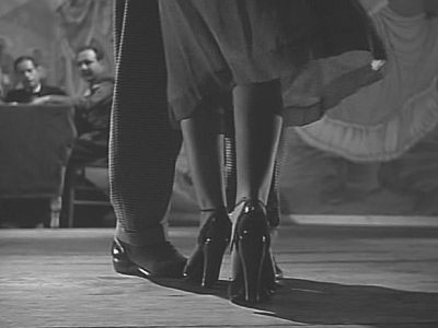 Bailarines sobre la pista de baile del Salón México.
